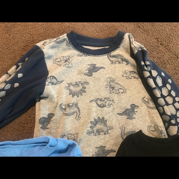 4 long sleeve shirts - Picture 3 of 5